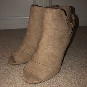 Wedge shoes